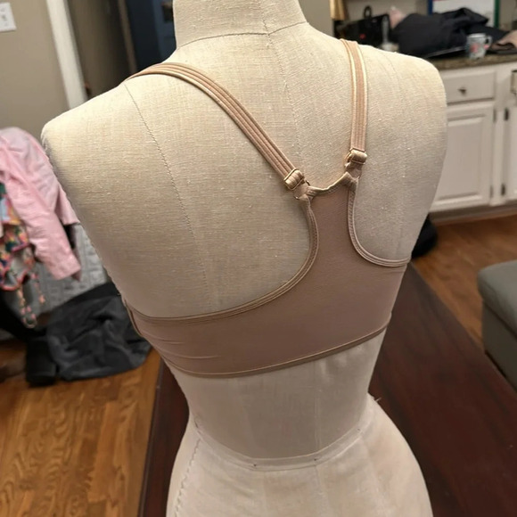 Le Mystere nude racerback size 32 DD/E - Picture 2 of 5